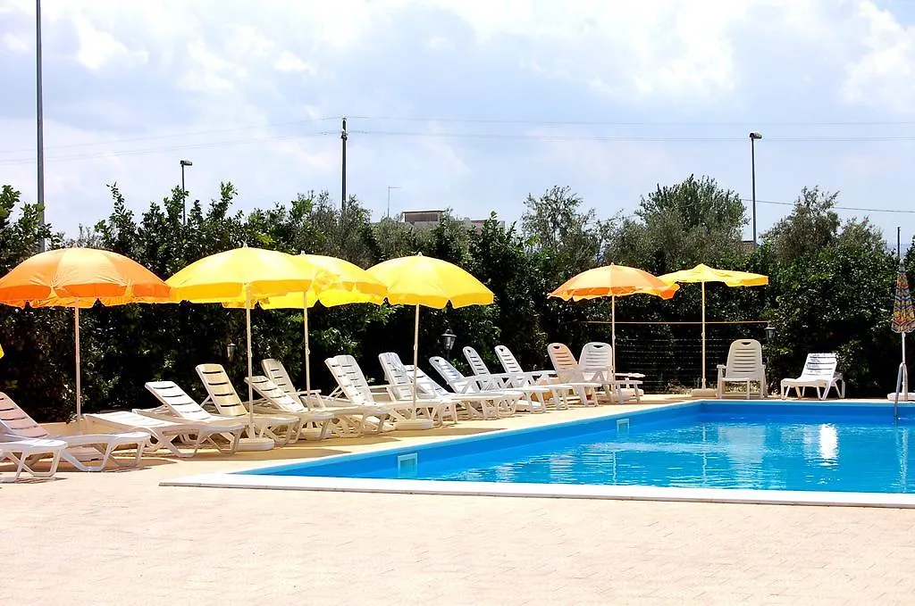 Villa Il Giardino Del Sole Agnone Bagni Italia