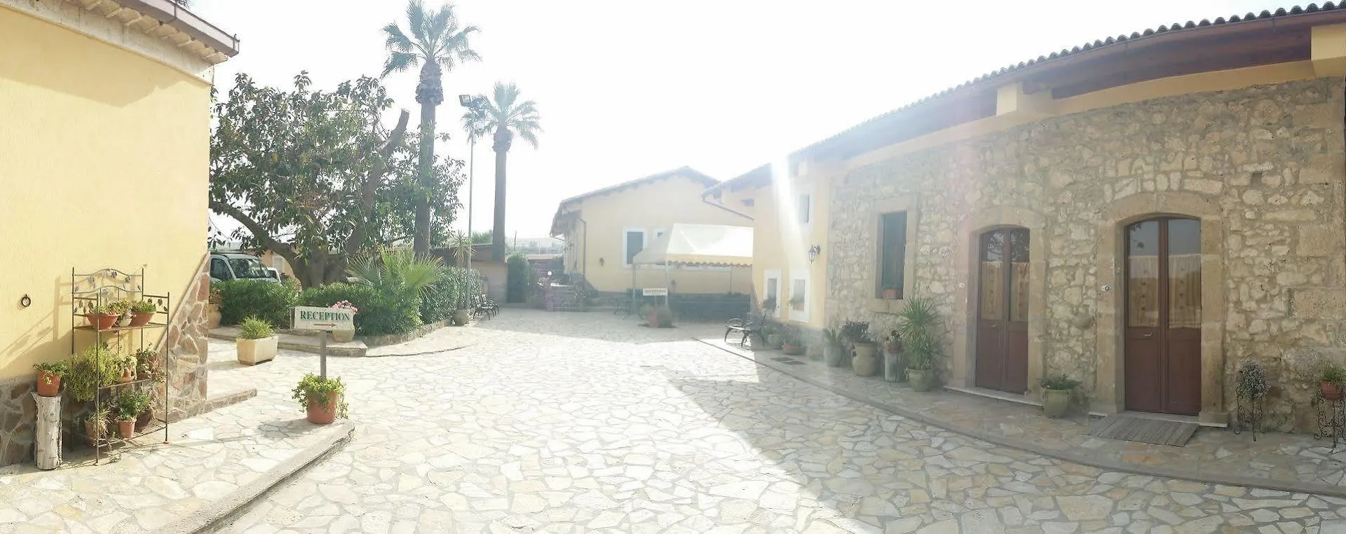 Villa Il Giardino Del Sole Agnone Bagni 0*,